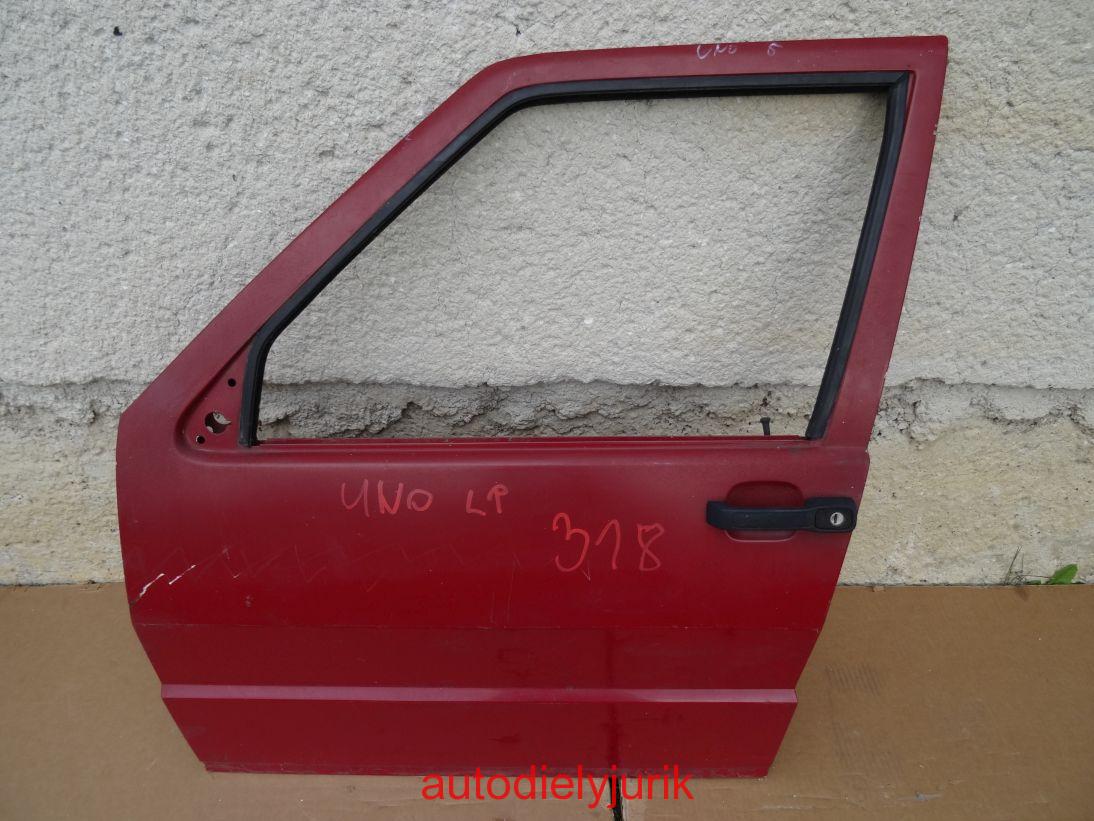 Fiat UNO l -90 LP dvere červene č.318